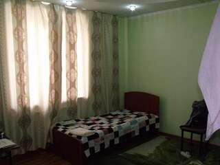 Хостелы Hostel Visit Osh Ош Стандартный двухместный номер с 2 отдельными кроватями-2